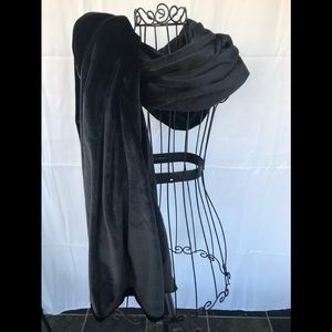 Elegant Velour Wrap Black